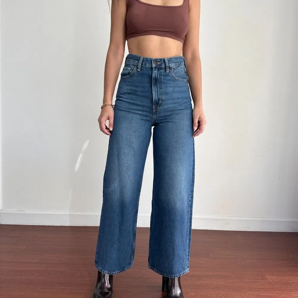 NWT Levi's high waist wide leg jeans - Picture 2 of 9